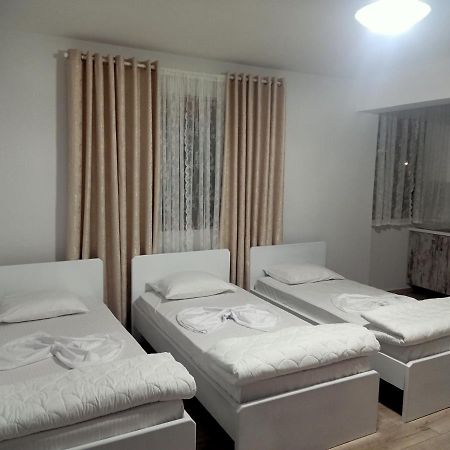 Room Click Inn Gjirokastra Zewnętrze zdjęcie