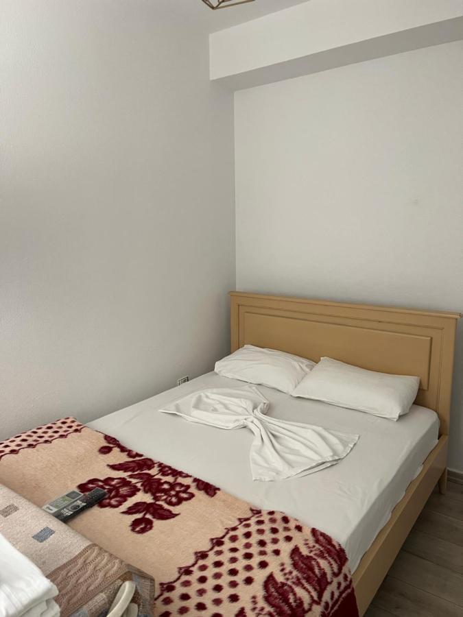 Room Click Inn Gjirokastra Zewnętrze zdjęcie